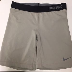 NIKE PRO WOMENS TRAINING SHORTS